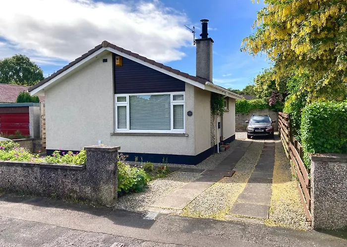 'Edgewood' - Spacious Detached Bungalow