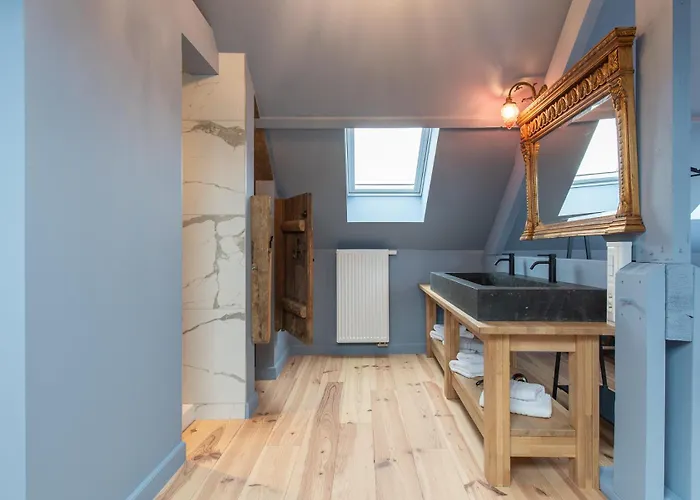 Spacious Holiday Home With Sunny Terrace