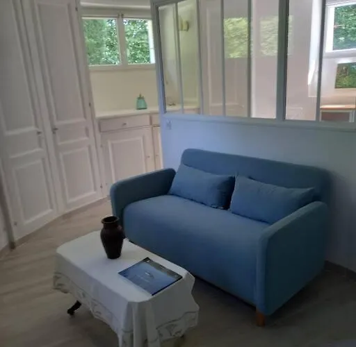Beau Studio Dans Un Cadre Exceptionnel De Verdure