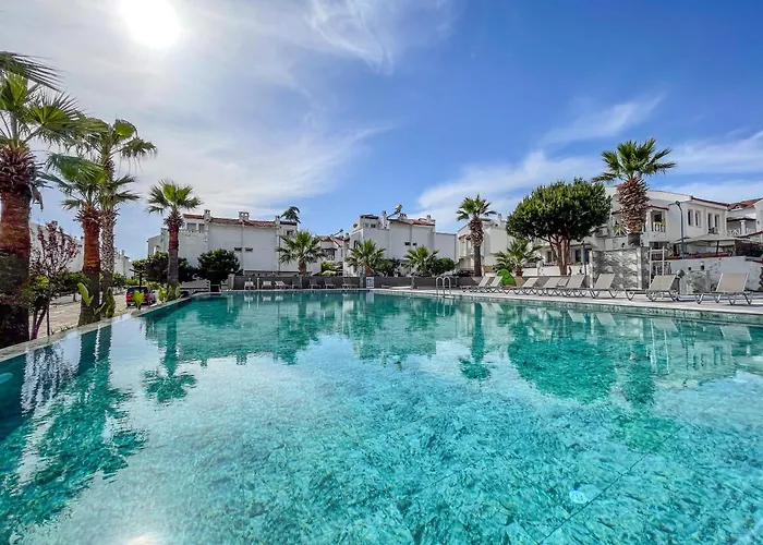 Semi Detached Villa In Complex With Shared Semi Olympic Swimming Pool In Kusadasi