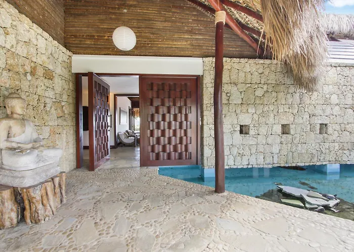Unique Villa With Ocean And River Views - Staff & Golf Carts