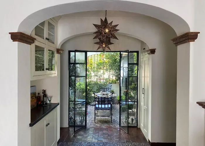 Lovely Home With Terrace Views - Casa Cielo Grande