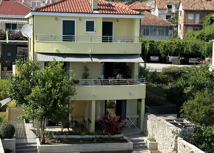 Apartmani Dora I Kati