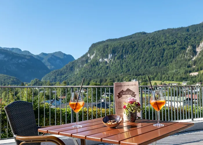 Hotel Hanauerlehen - Ruhige & Zentrale Top-Lage - Mit Schwimmbad, Sauna, Parkplaetze & Cafe - Bayerischer Familienbetrieb