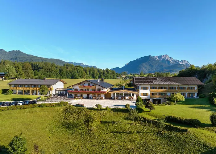 Hotel Hanauerlehen - Ruhige & Zentrale Top-Lage - Mit Schwimmbad, Sauna, Parkplaetze & Cafe - Bayerischer Familienbetrieb