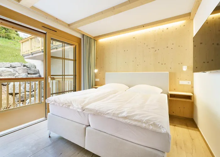 Schwarzenbach - Apartments & Rooftop Pool