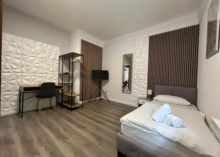 Riverside Airport Hotel