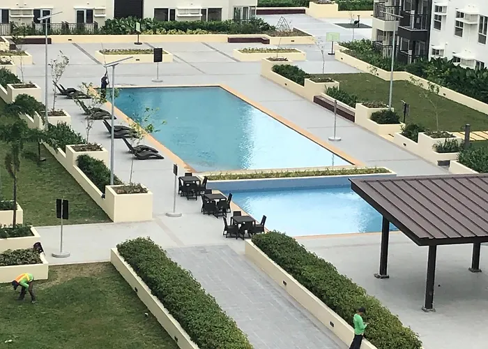 Spacious 2 Bedroom Condo Unit For Rent