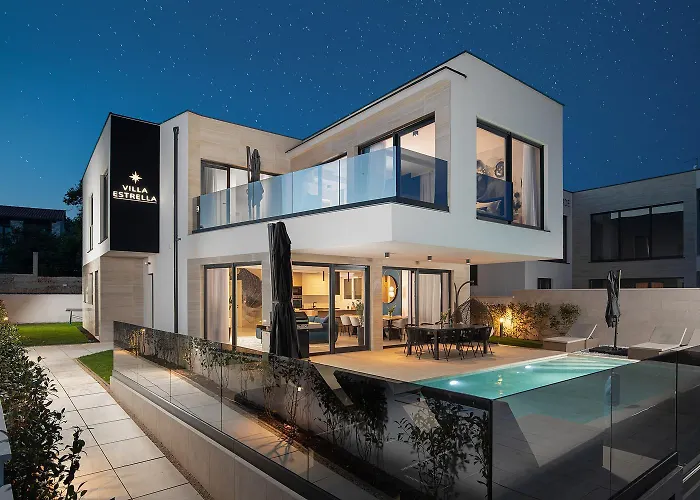 Villa Estrella In Medulin For 10 People With Sauna & Whirpool Just 6 M From The Sea