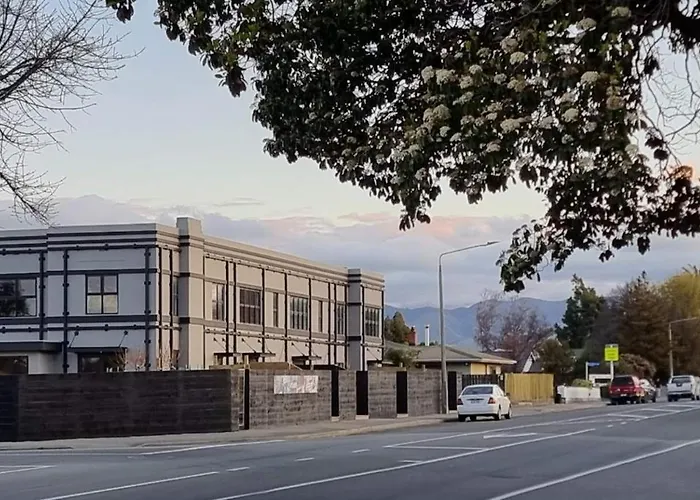 Apartment 2 - Haddin Court - Stunning Executive