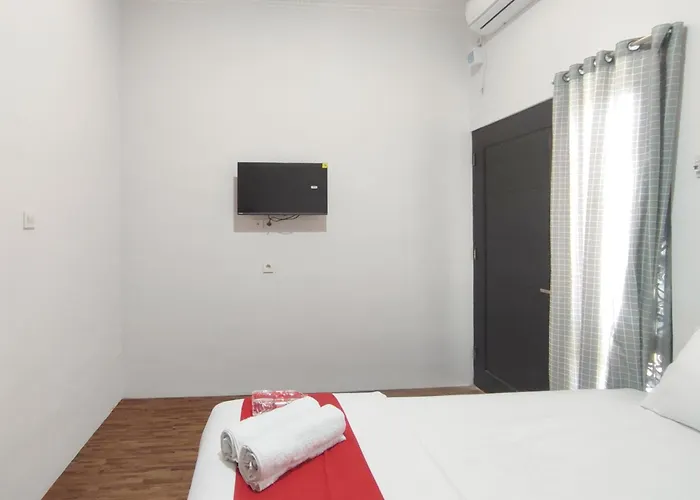 Reddoorz Near Graha Saba Buana 2