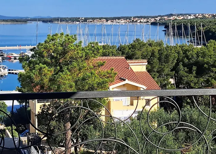 Oleandra Apartments