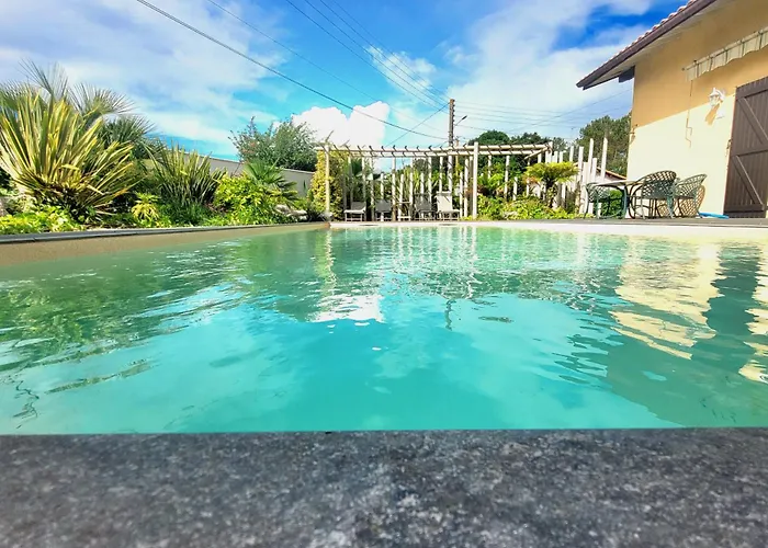 Cosy Villa With Pool Near Ocean