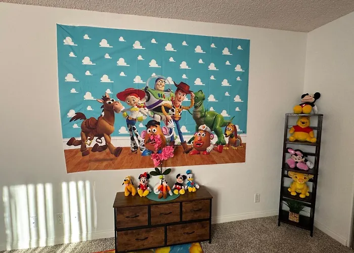 Mario, Disney & Not Themed Loft Universal Studios 10Min Loft Apartment