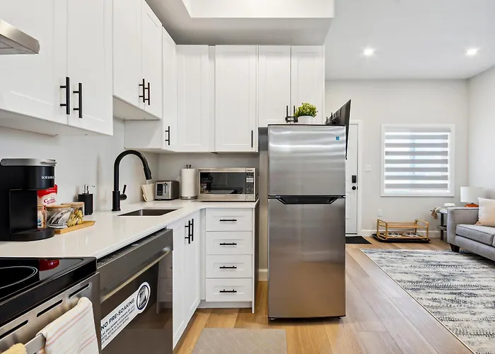 The Garden Suite In London, On 1Br, 1B With Free Washer And Dryer