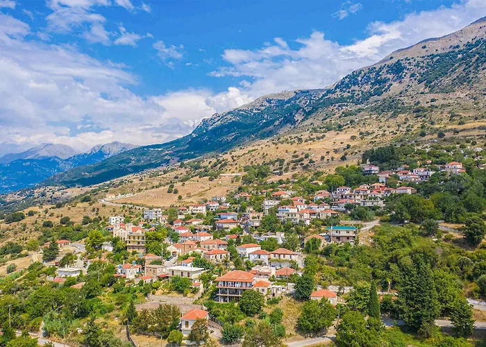 4 Bedroom Nice Home In Patra