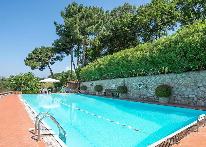 2 Bedroom Nice Home In Camaiore Lu
