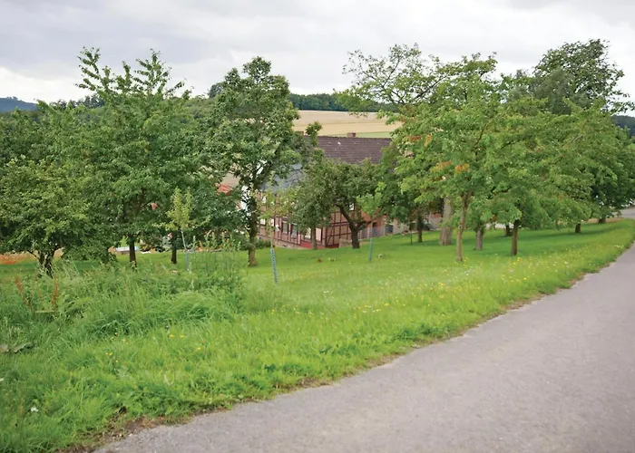 Nice Apartment In Luegde With Wifi
