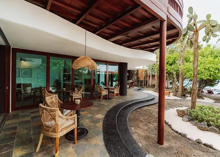 Villa Escalesia Galapagos Waterfront Hotel