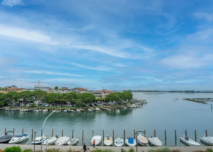 Guesthost - Relais Rosanna Stunning Lagoon-View Apartment