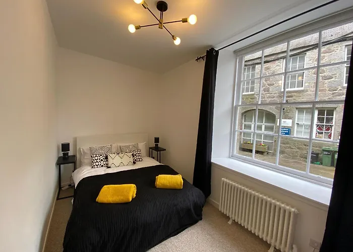 Quay Apartment With Parking