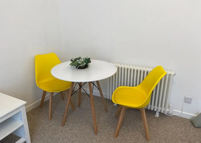 Quay Apartment With Parking
