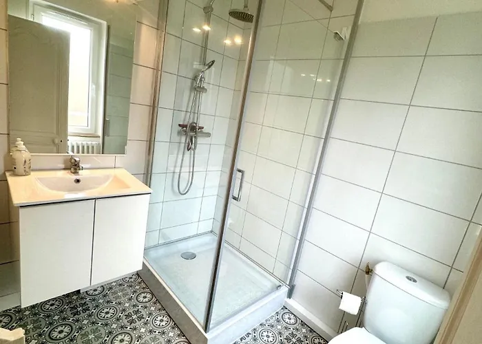Le Clos Des Baleines 1Er Etage Avec 1 Place De Parking Privee Dans Un Garage