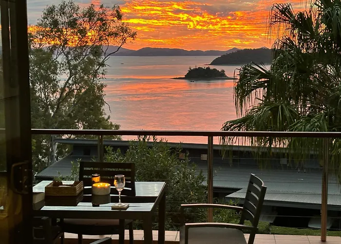 Haven On Hamilton Island -Private Apartment With Views & Buggy- Recently Renovated