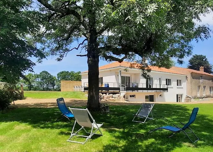 Gite Au Bord Du Lac - 4-10 Pers - La Roche Sur Yon