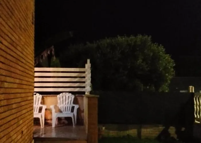 Delizioso Indipendente Fronte Mare Con Giardino