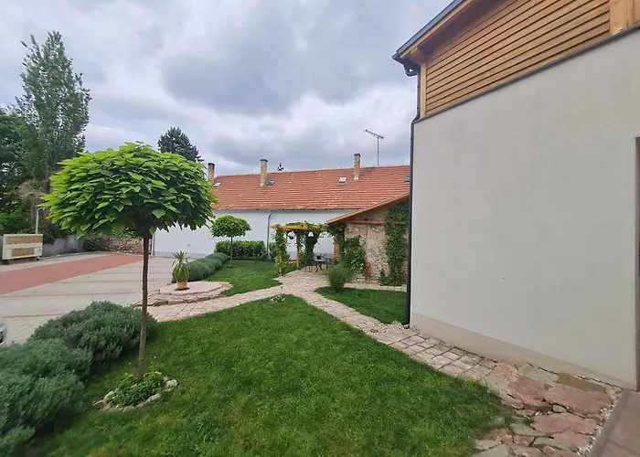Kossuth Apartmanhaz