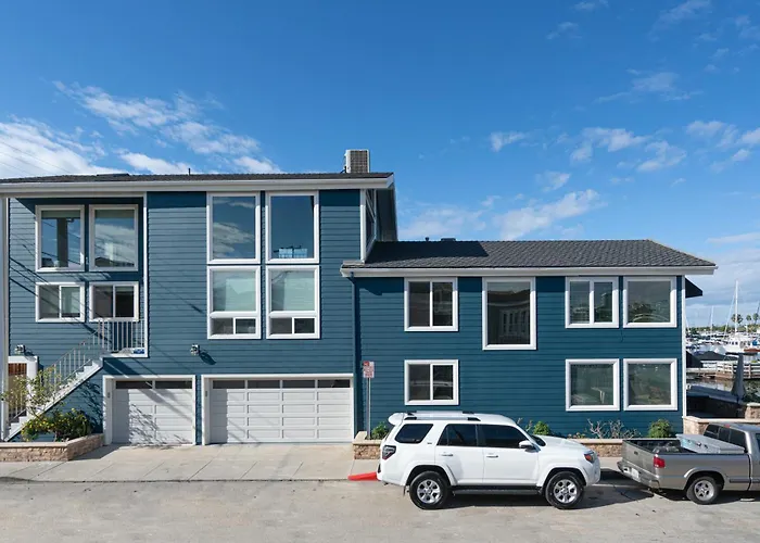 1011 N Bayfront A & B