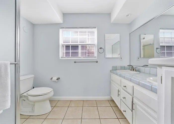 1404 W Oceanfront A