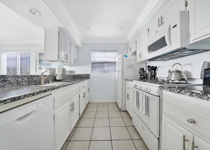1404 W Oceanfront A