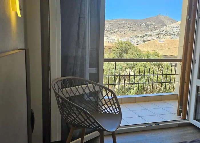 Nisaki Hotel & Elite Suites