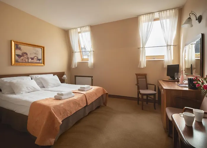 Paria Hotel