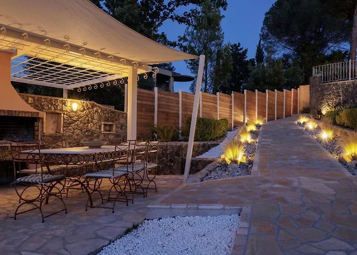 Villa St Nicholas House With Private Heated Pool