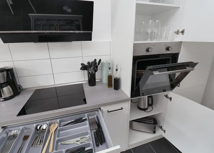 Design Am Rhein I Traumlage Rheinufer I 3Br I Kueche I Oeffentl Parkplaetze I Helloyou Apartments X Bright Collection