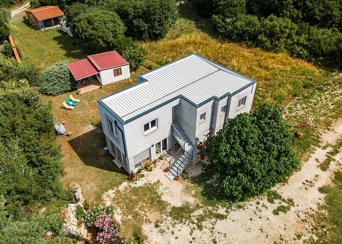 Apartment Only 250M From The Sea