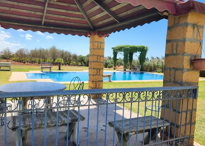 Villa, Piscine Sans Vis-A-Vis