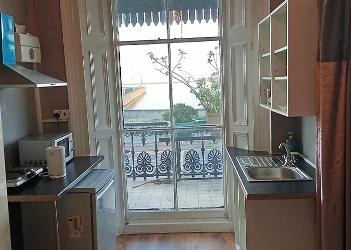 Balcony, Sea View Apartment Next To Port With Parking