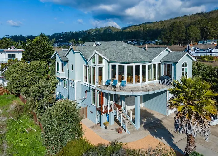 Steps To Beach And Amazing Ocean Views - Miramar Home