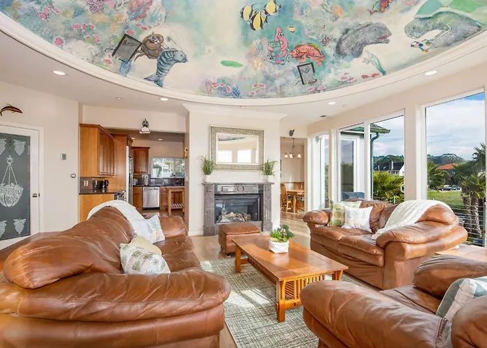 Steps To Beach And Amazing Ocean Views - Miramar Home