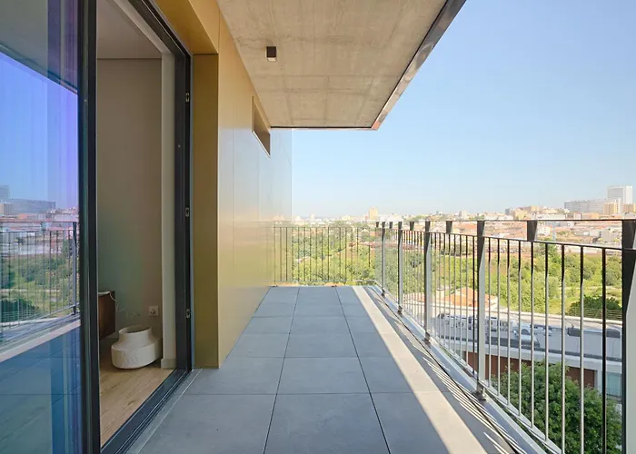 Brand New Luxurious Ap T2 - Amazing View- With Garage