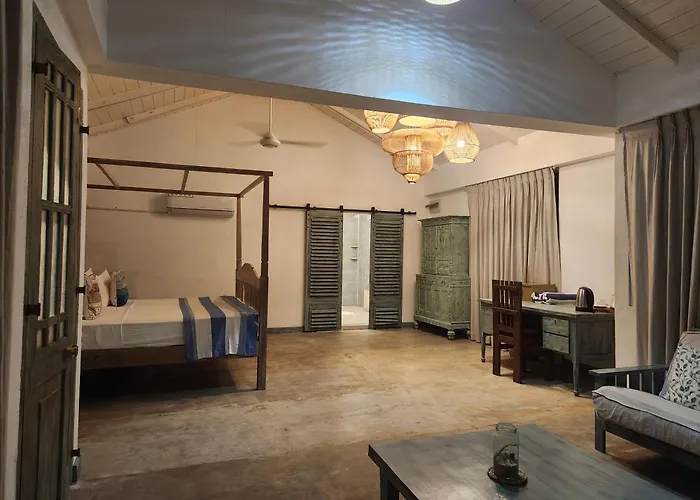Nagenahira Beach Villa