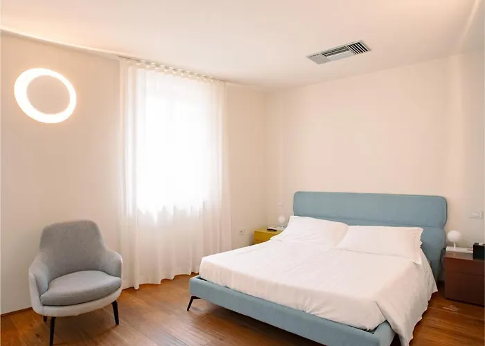 Urbino Apartment - Urban Retreat