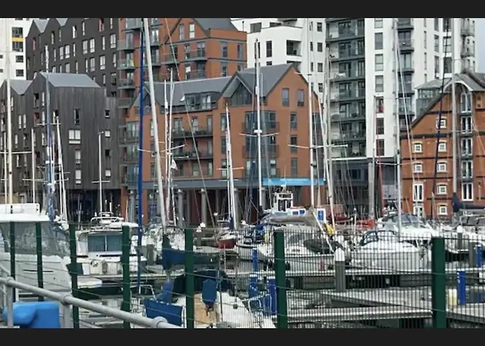 Ipswich Stadium Mews - Selfcater Checkin - Parking - Handford Rd