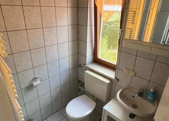 Kleine Wohnung Auf Dem Huehnerhof Im Stadtbusbereich