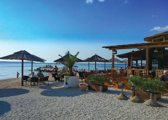 Beautiful Apartment In Peroj With House Sea View