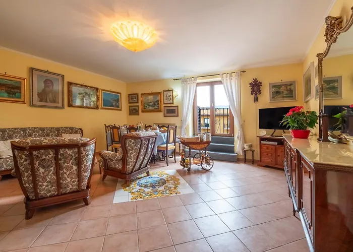 Palazzo Ammone - Sedil Dominova